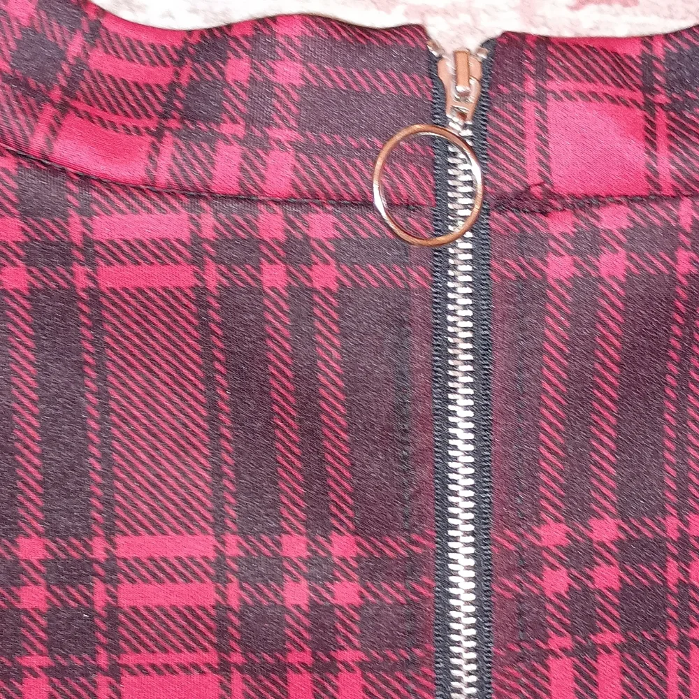 Hot Top Plaid Red black mini skirt size Large